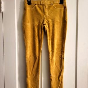 Yellow/gold bottoms